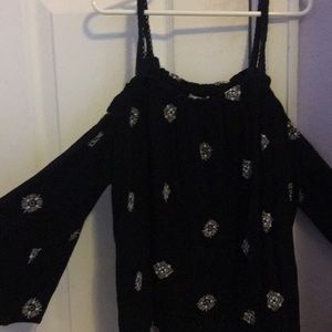 Off the shoulder mid sleeve crop top